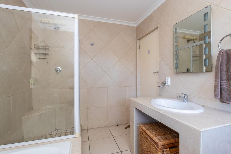 4 Bedroom Property for Sale in Bergvliet Western Cape